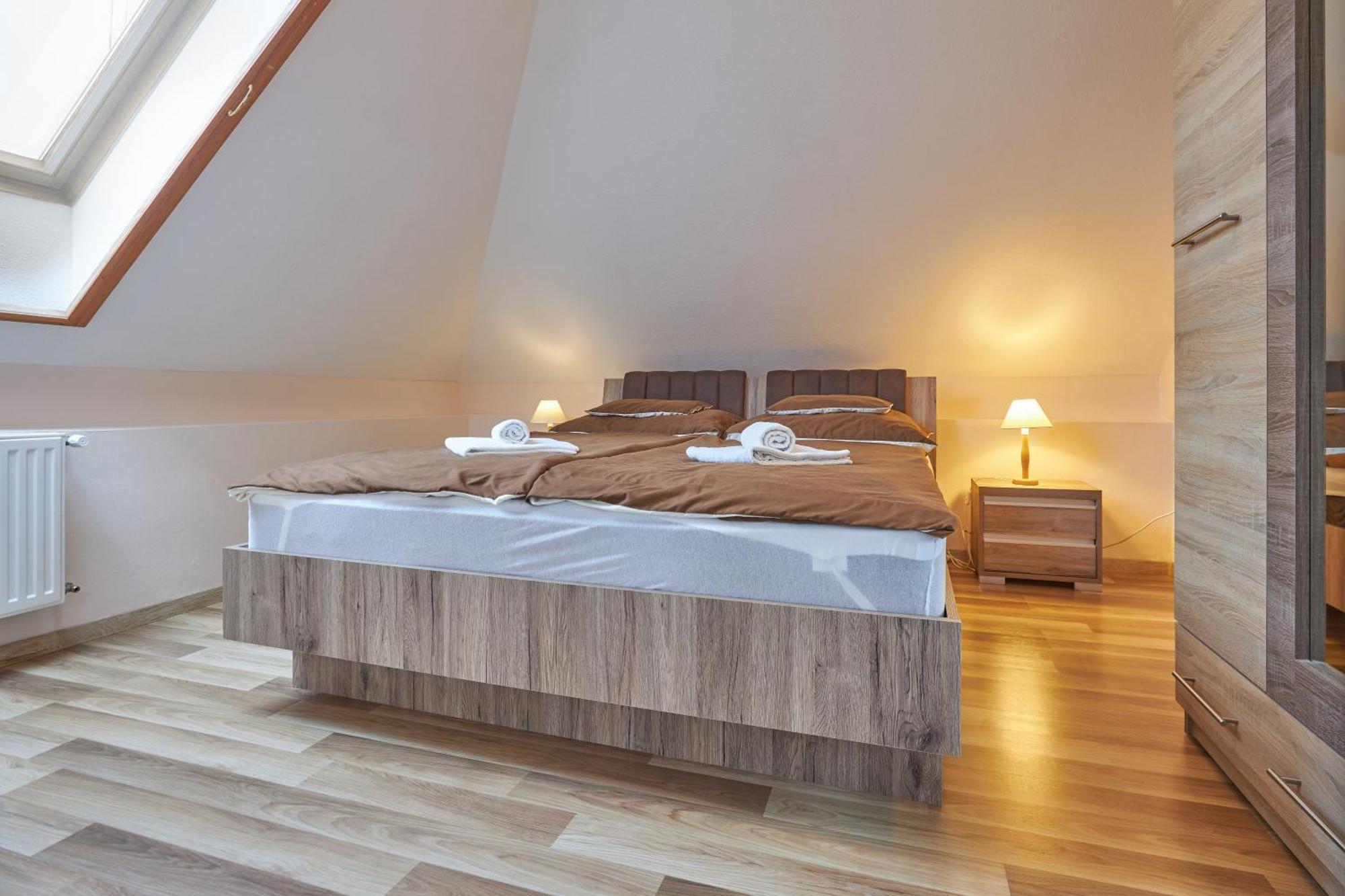 Ada Apartmanhaz Hajdúszoboszló 外观 照片