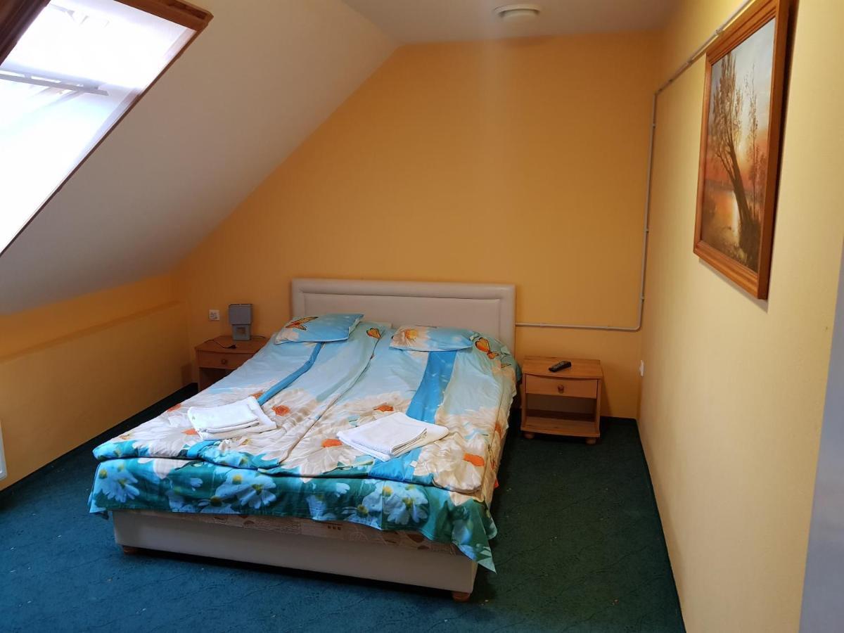 Ada Apartmanhaz Hajdúszoboszló 外观 照片